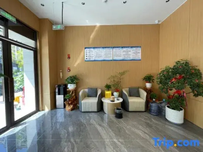 Minghu Hotel