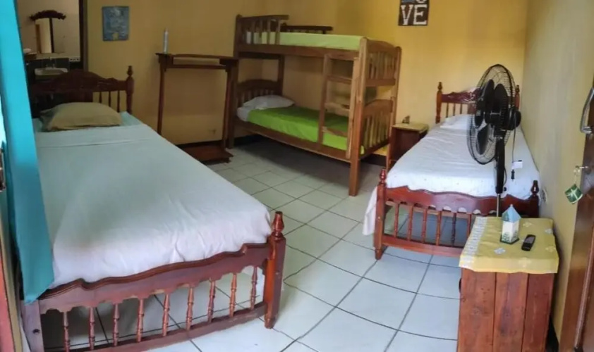 Hostal El Almendro