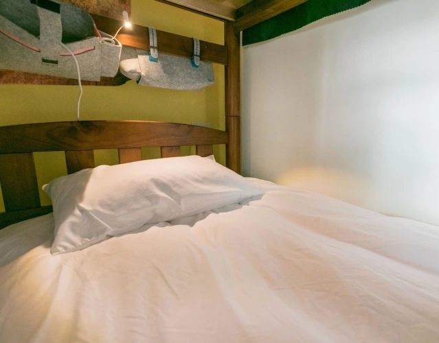 Bed in Dorm with balcony
