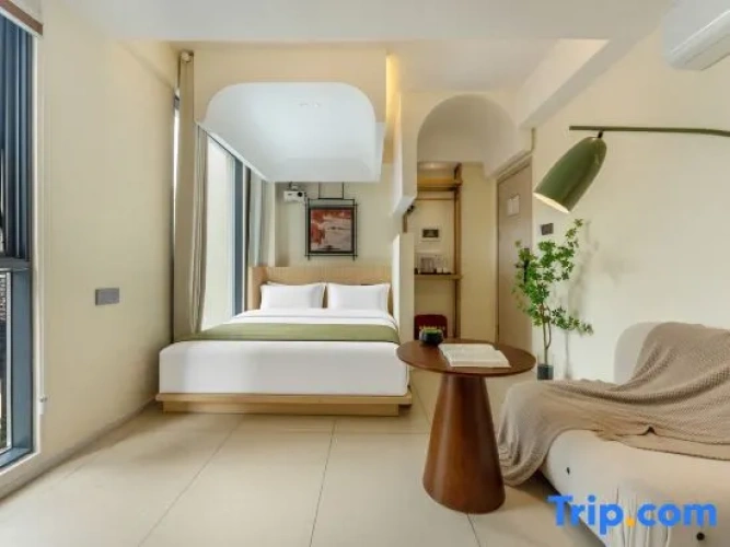 Standard Double room with city view