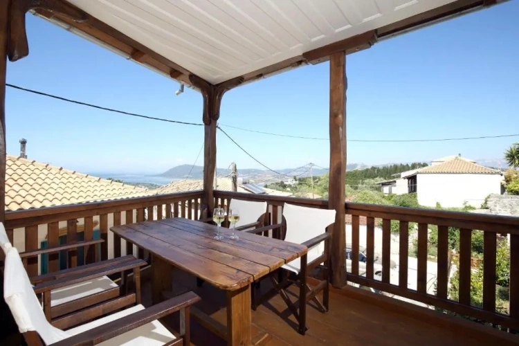 2 Bedrooms Villa