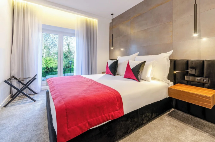 2M Boutique Hotel