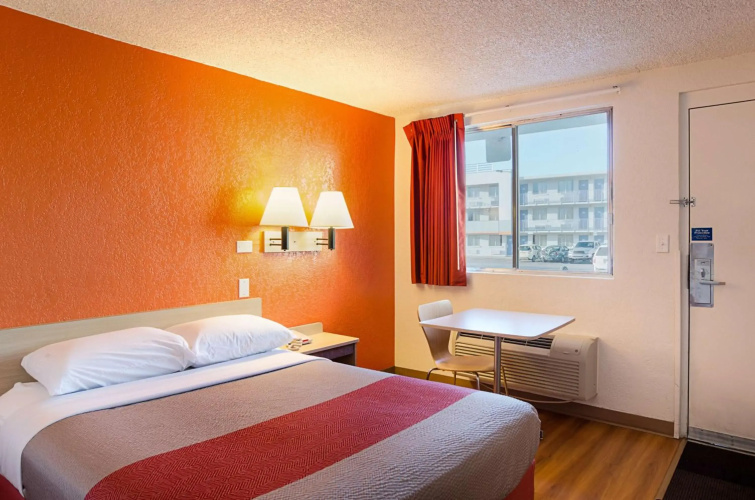 Motel 6 Denver, CO – Downtown