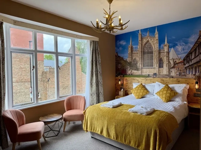 Superior Double room with city view
