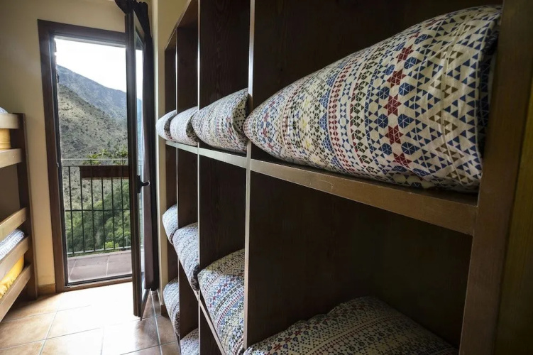 Abadia De Montenartro Hostel
