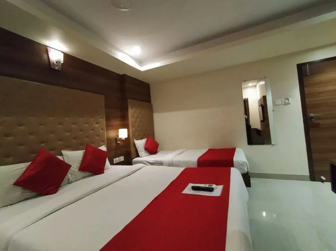 OYO 7154 Hotel Highland Residency