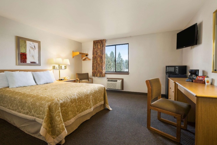 Standard Double Basement room
