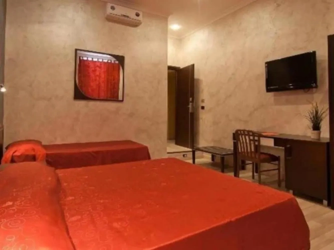 Standard Triple room