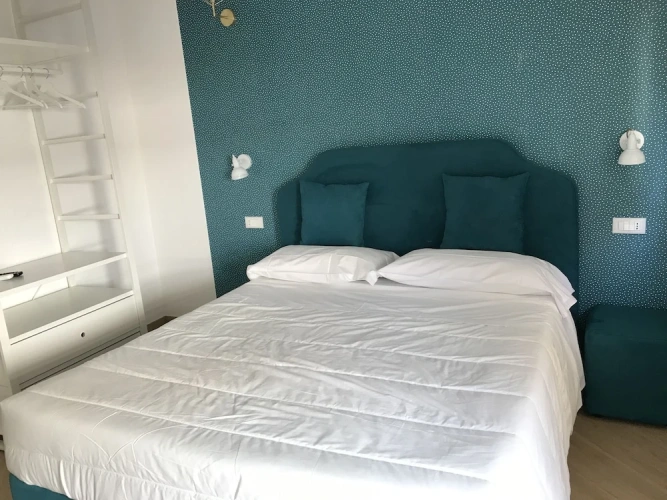 Economy room