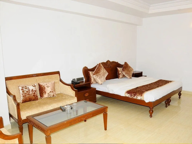 Hotel Ashray