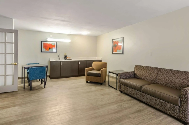 Quadruple Suite