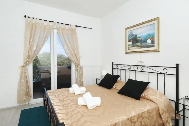 Apartments Saphron Beach