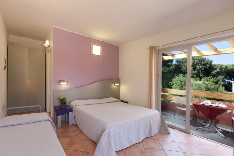 Standard Triple room with balcony