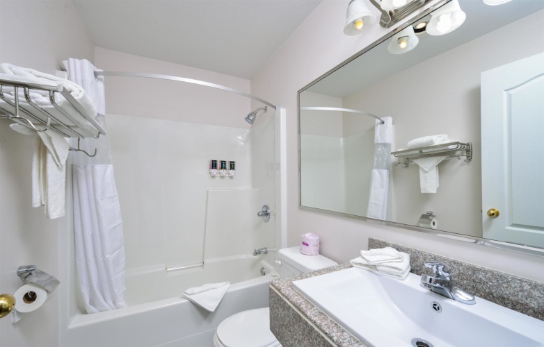 Canadas Best Value Inn Valemount photo 11