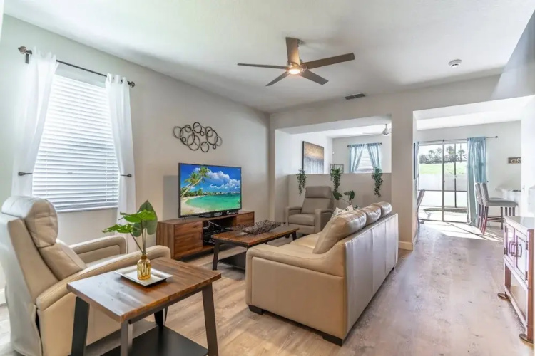 185 Windwood Bay