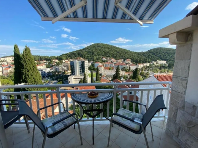 1 Bedroom Apartment with balcony and with sea view