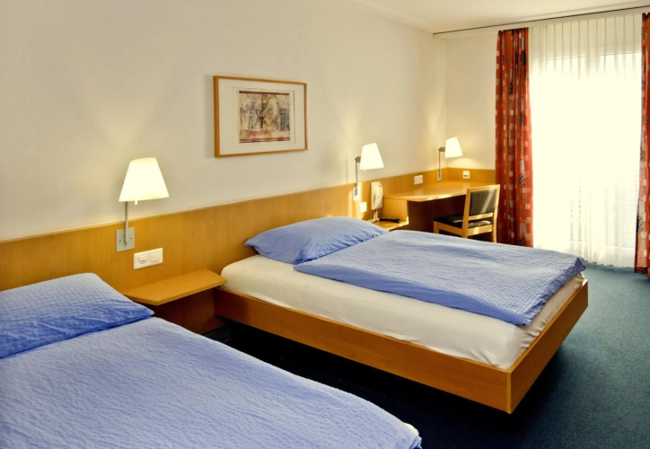 Good Night Inn
