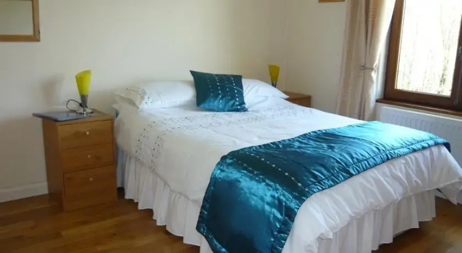 Lakeside Bed and Breakfast