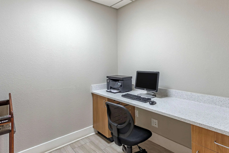 Quality Inn & Suites Chattanooga West near Lookout Mountain