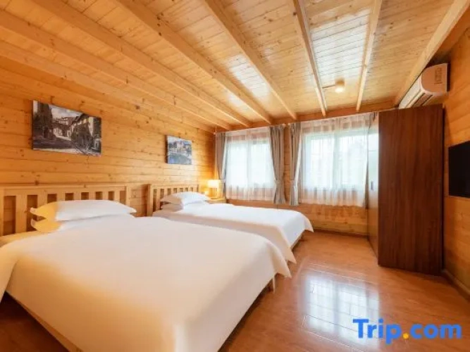 Family Suite with lake view