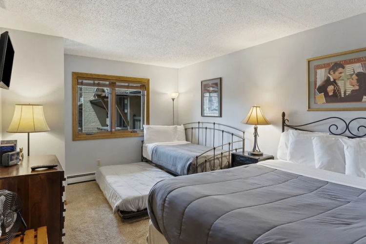 Phoenix 207 2 Bedroom Condo by RedAwning