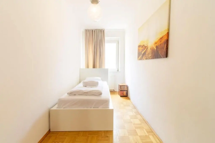 3 Bedrooms Apartment