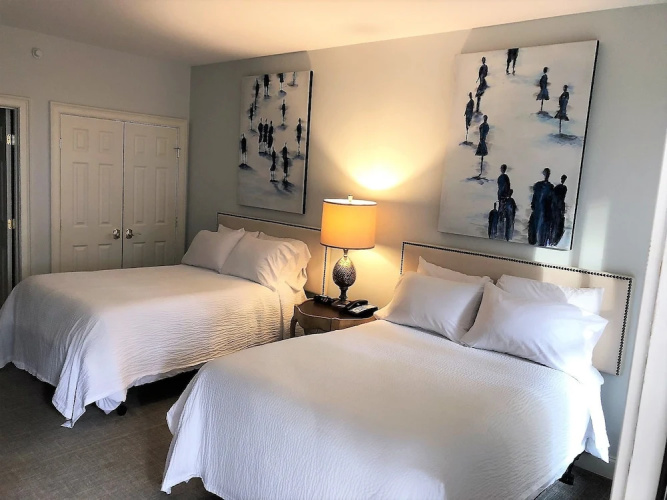 Carriage House Inn