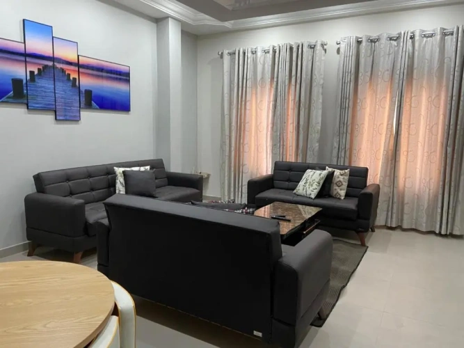 2 Bedrooms Apartment