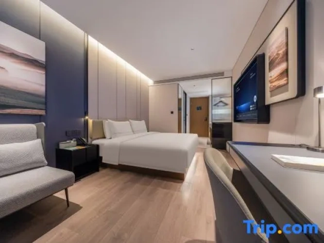 Standard Double room with city view