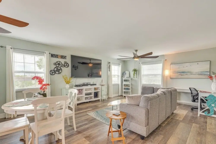 2 Bedrooms Apartment