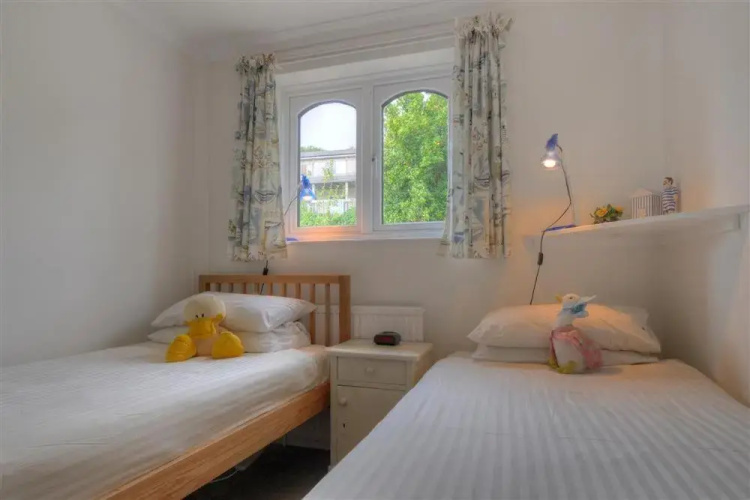 2 Kersbrook Gardens