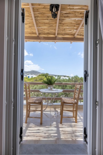 1 Bedroom Standard room with land view