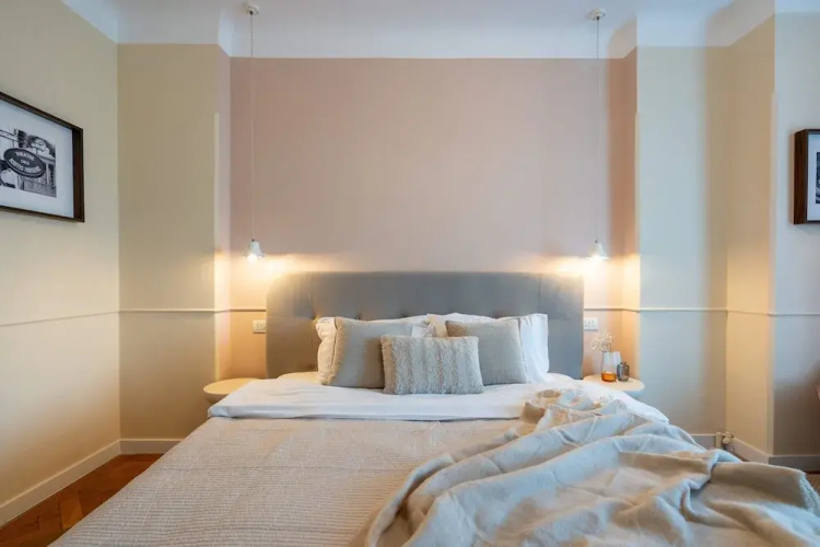 Romanian Athenaeum Flat - Refined 3BR Steps from Calea Victoriei