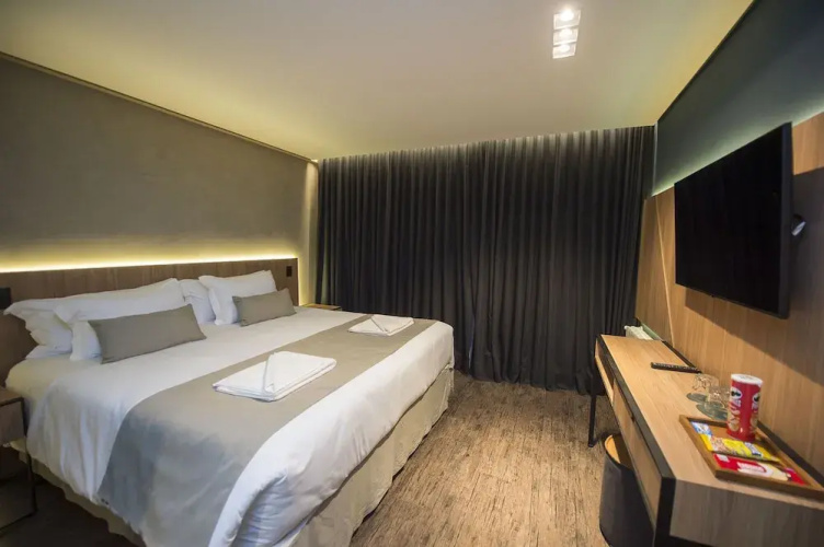 Pinot Hotel