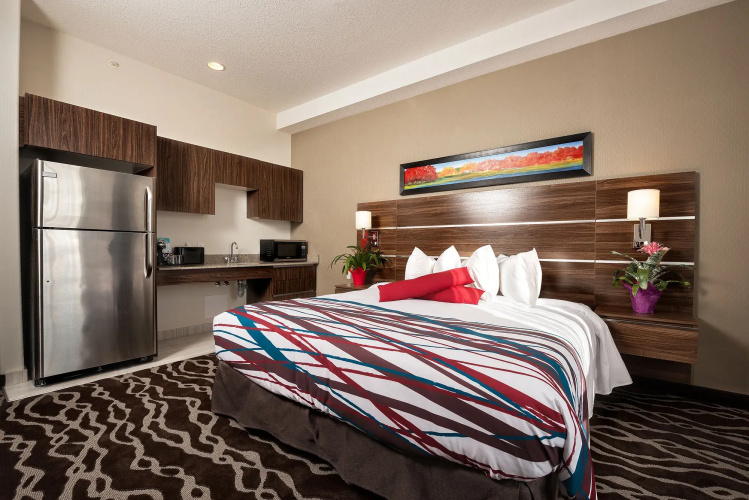 Encore Suites by Service Plus Inns