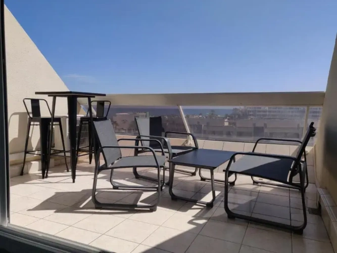 Apartment with sea view