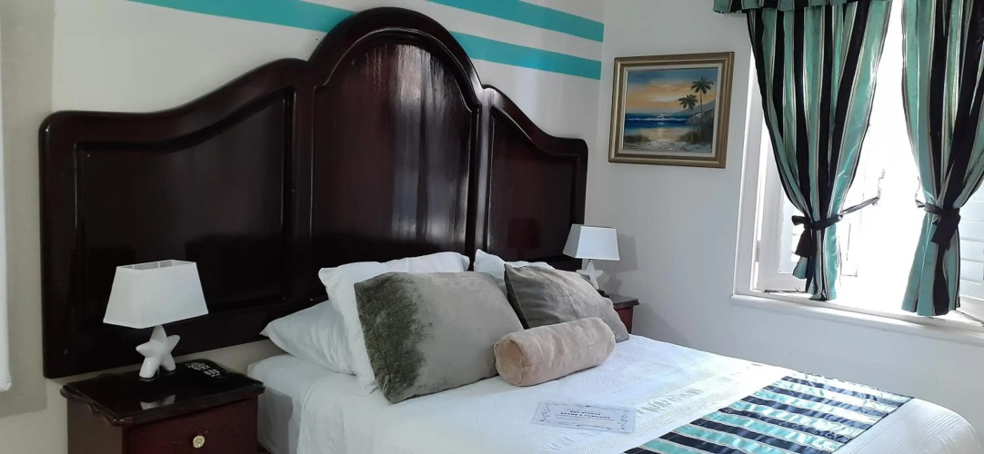 Cool's 1 bedroom Beach & Garden View