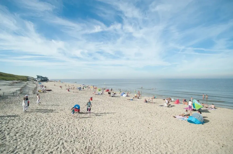 Chic Beachside Stay w/ Sauna