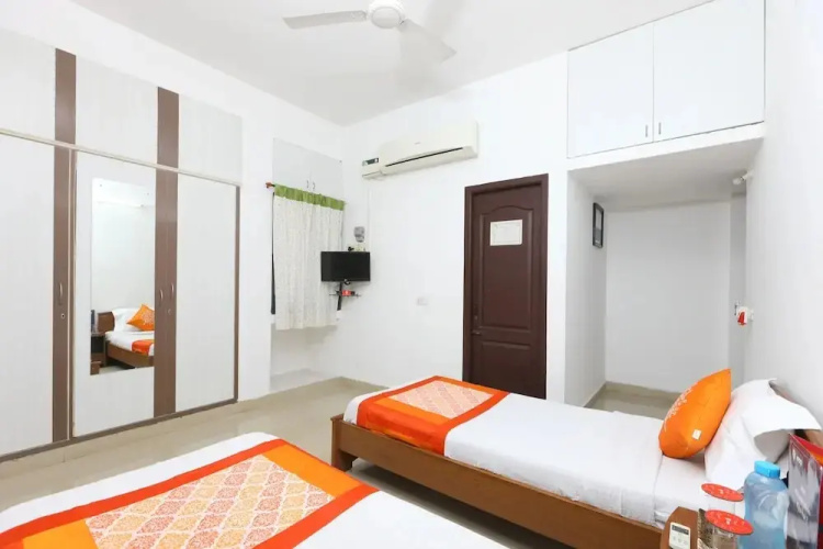 OYO 20004 SilverKey Kodambakkam