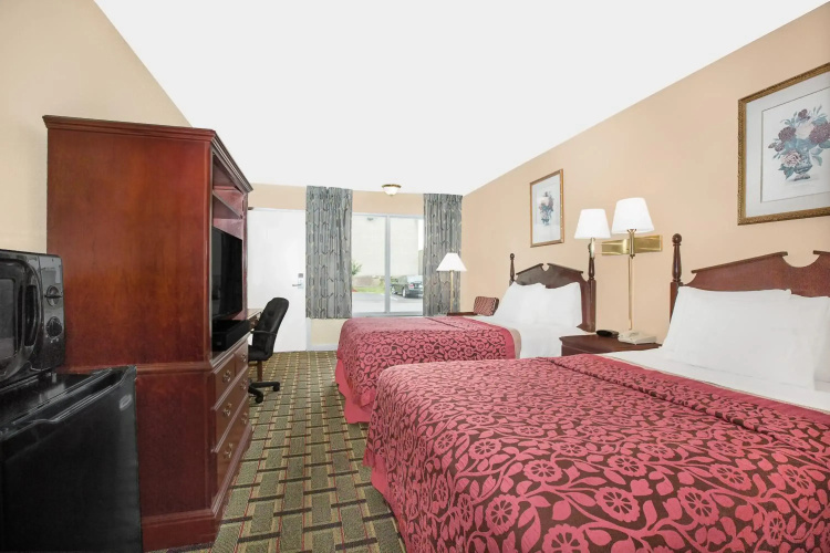 Days Inn by Wyndham Meridian