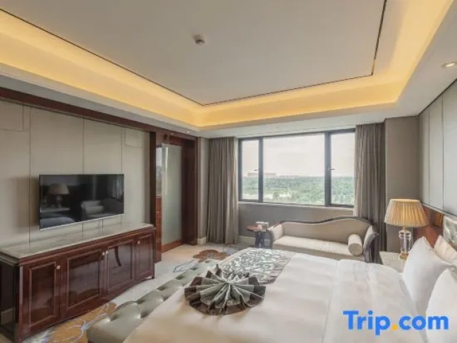 Suite with view