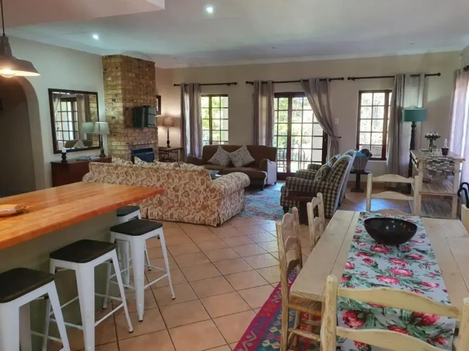 3 Bedrooms Apartment