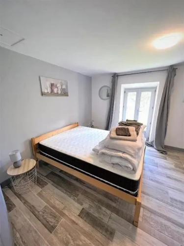3 Bedrooms Cottage