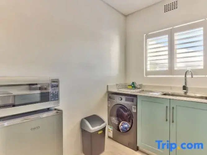 Studio in Camps Bay - 40m from Beach