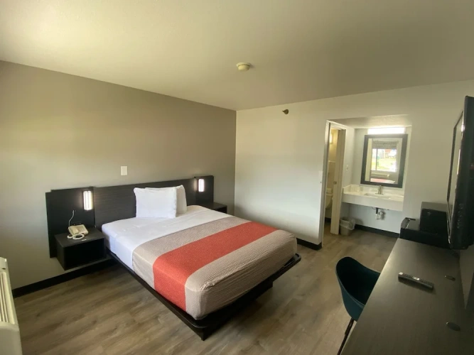 Deluxe Double room with pool view