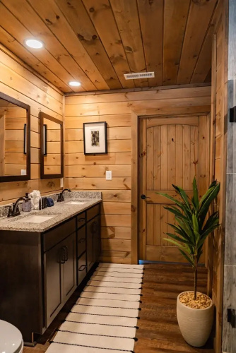 Goodness Gracious 3 Bedroom Cabin by RedAwning