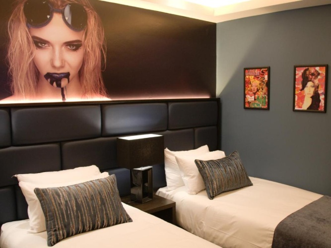 Standard Twin room