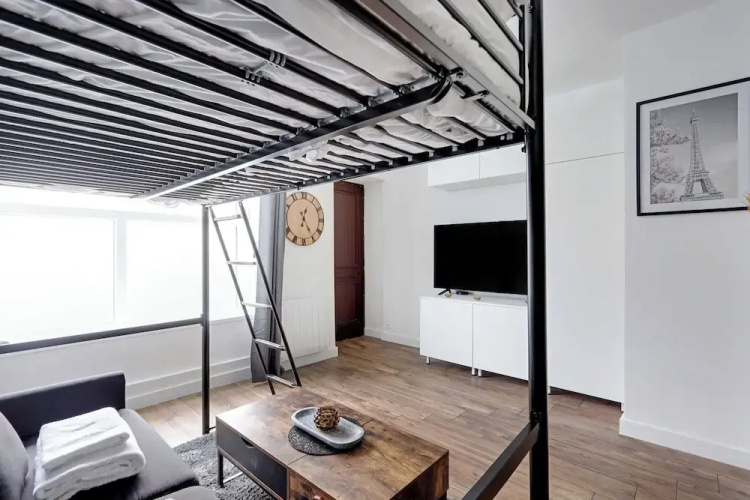 Spacious Studio in Cute Neighborhood