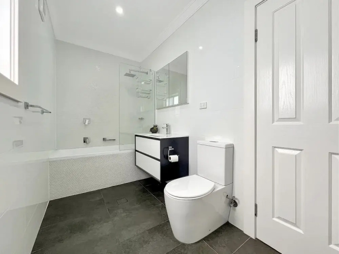 3-bed Coastal Haven With Alfresco Dining & BBQ