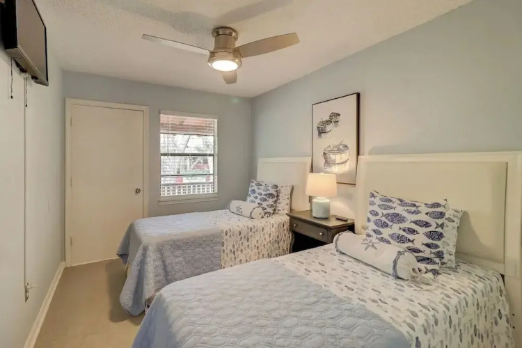 Spacious 3BR Hilton Head Getaway + Pool Access